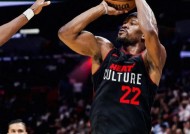 开云电竞官网-热火队球员闪光出场，以全方位表现赢得胜利(热火球员阵容名单)